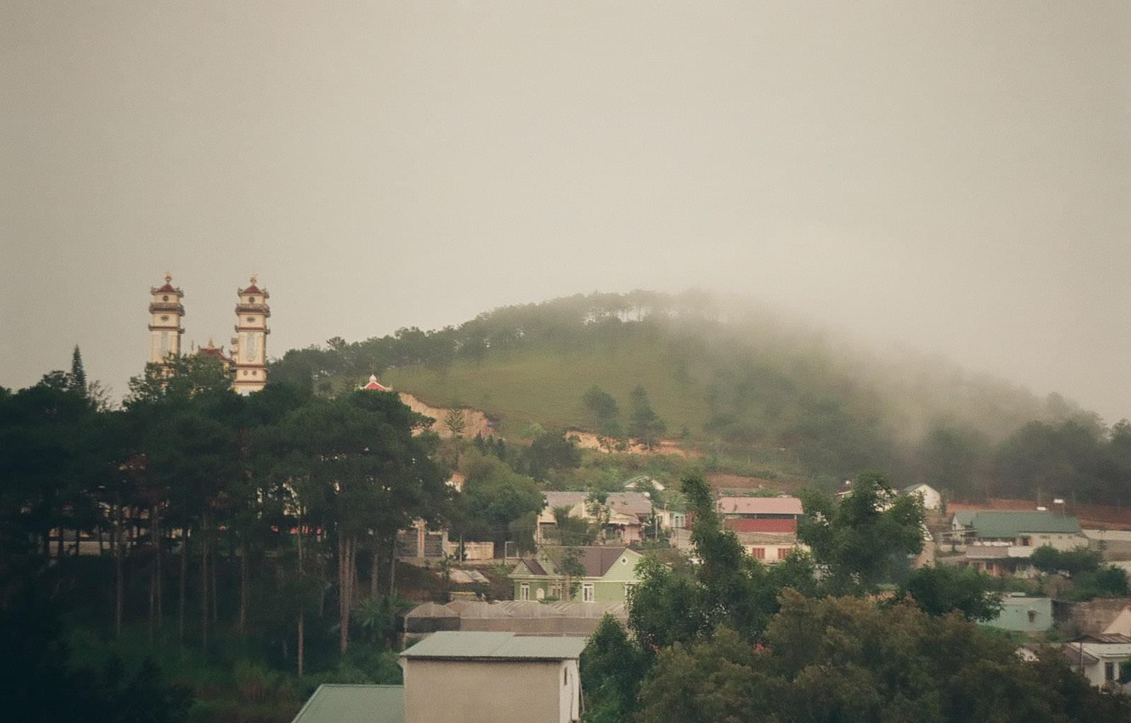 Вид на туманную гору