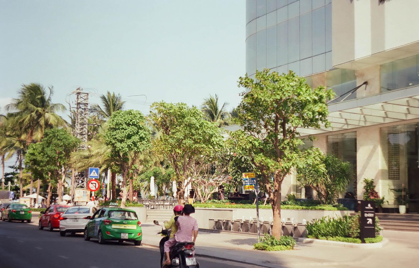 Вид на здание Нячанга